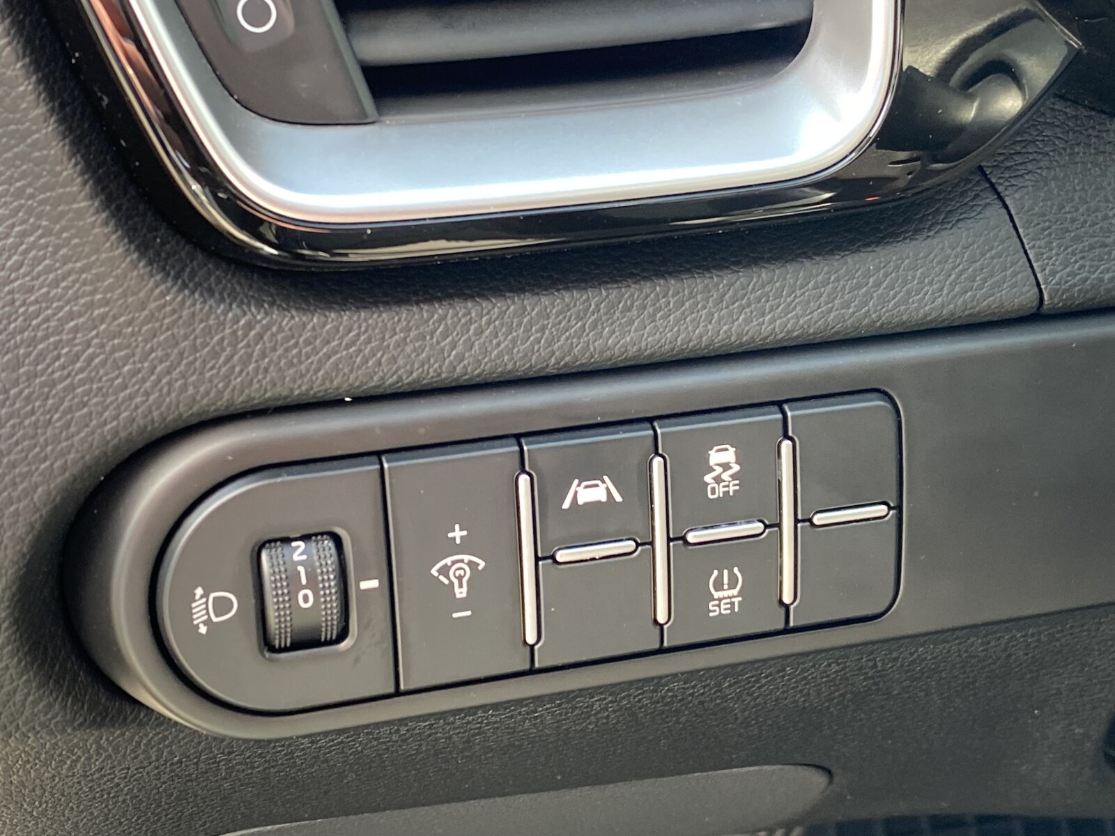Kia Ceed - zdjęcie 10