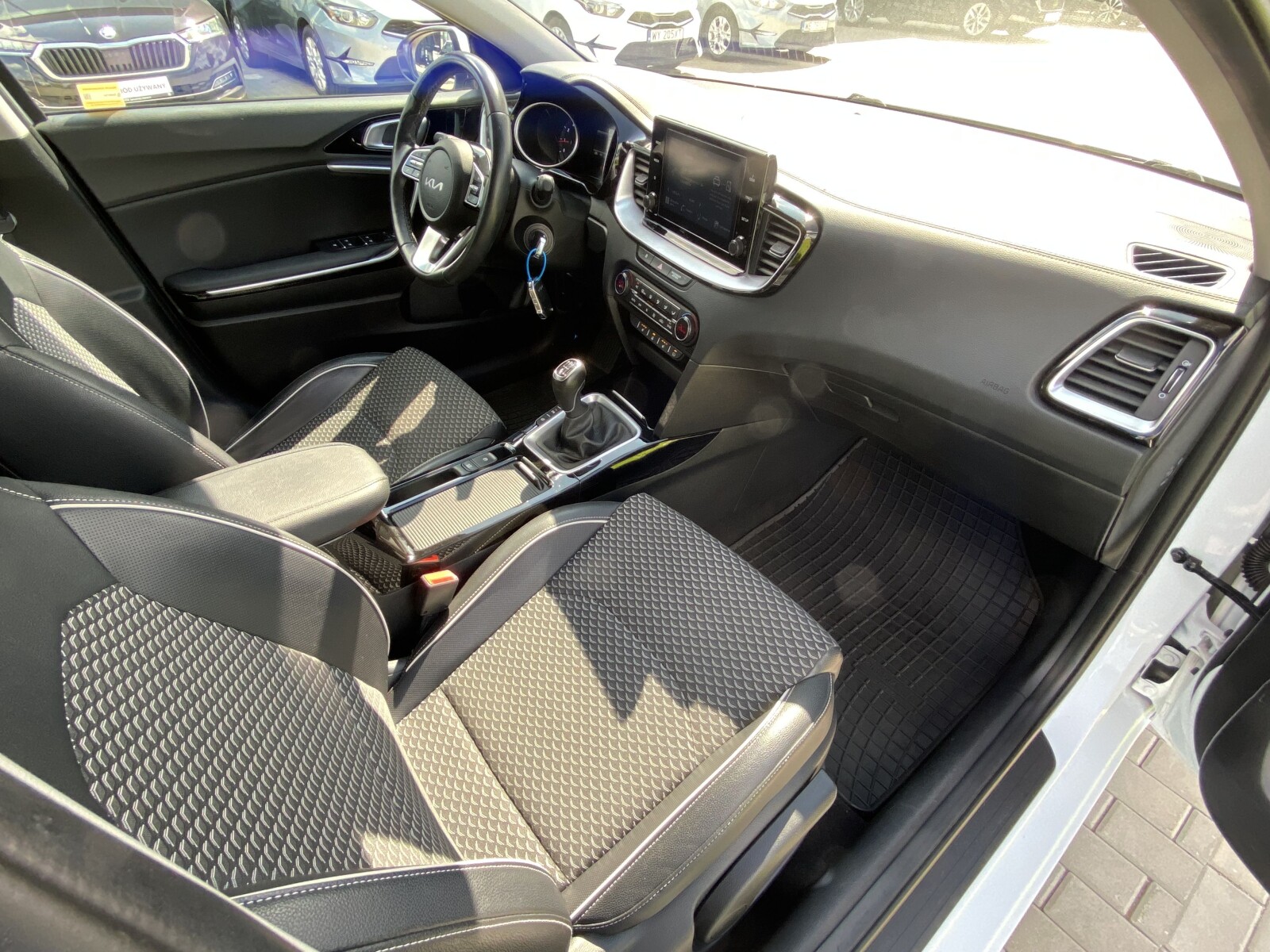 Kia Ceed - zdjęcie 18