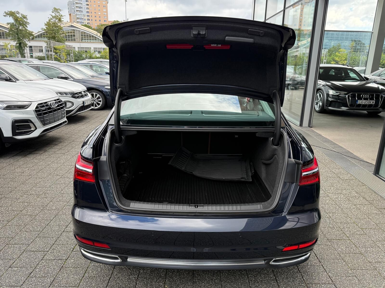 Audi A6 Limousine - zdjęcie 13