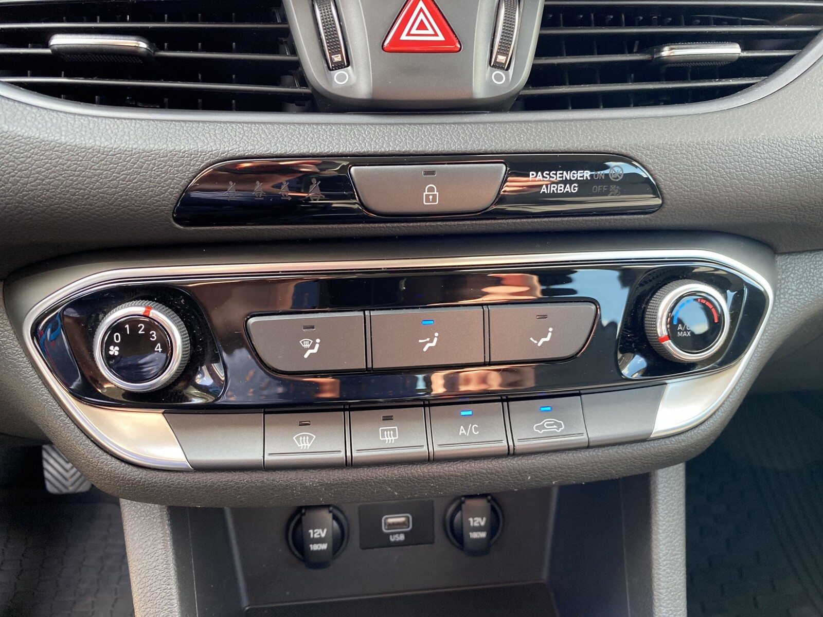 Hyundai i30 - zdjęcie 25