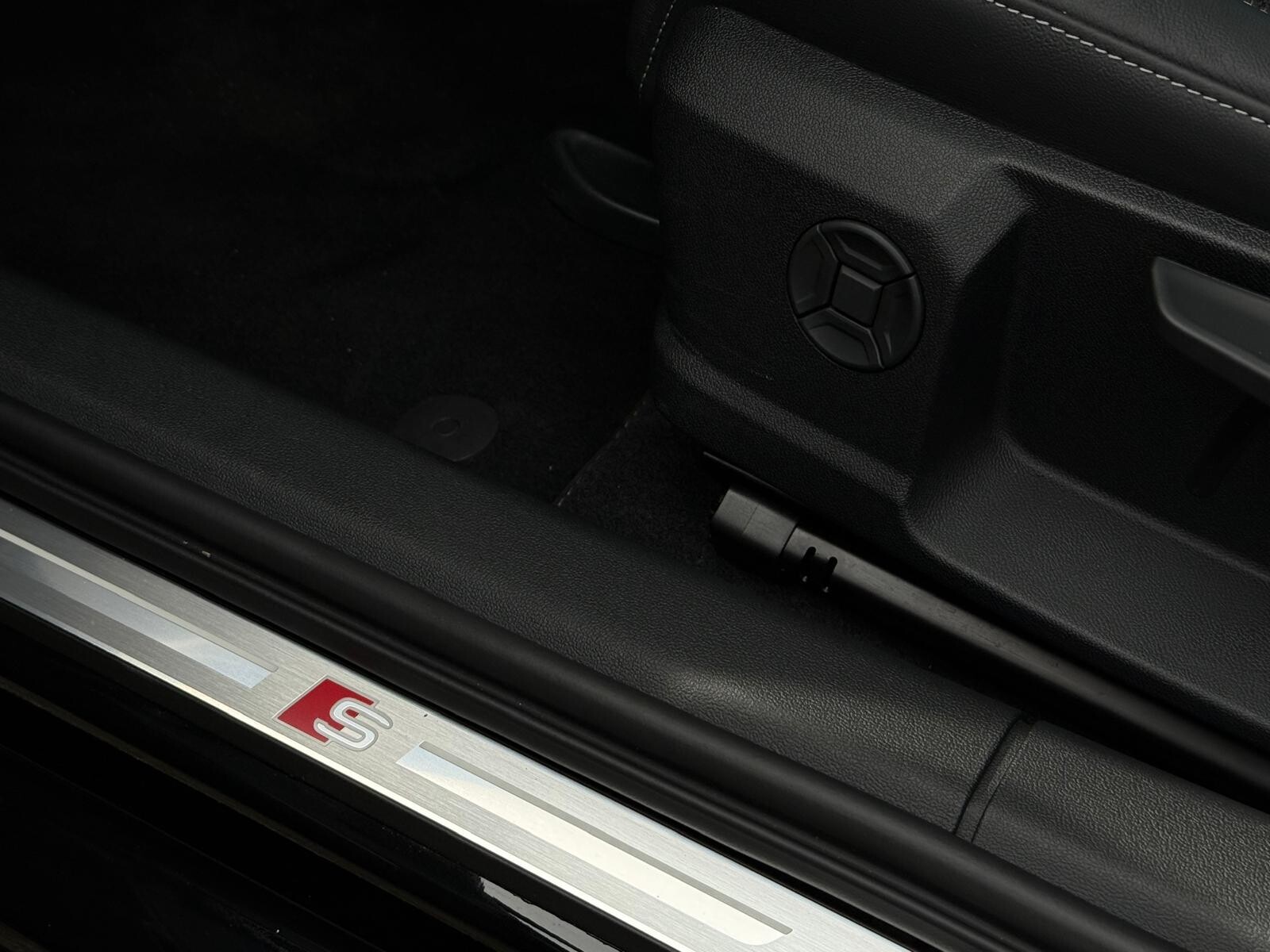 Audi S3 Limousine - zdjęcie 17