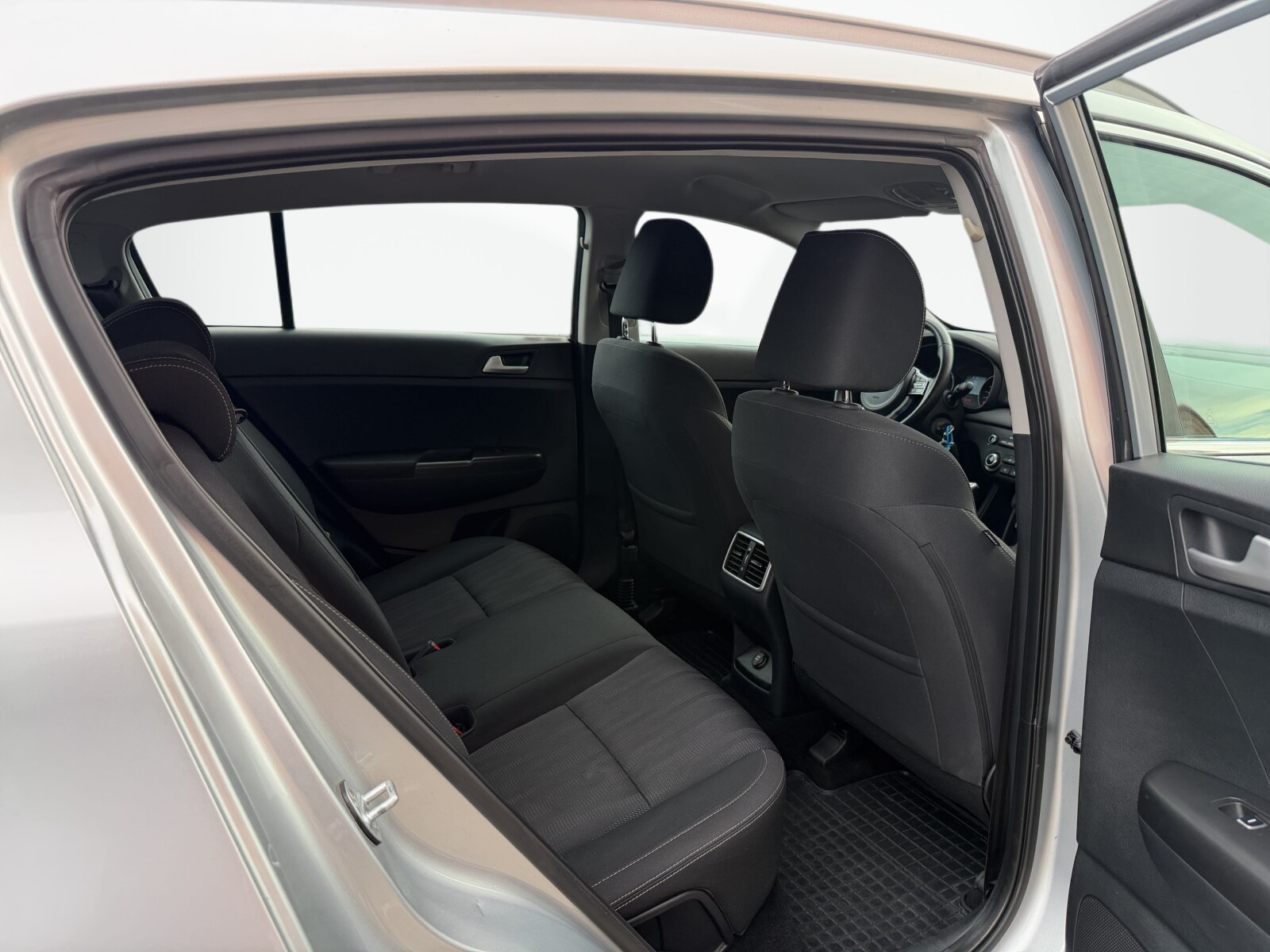 Kia Sportage - zdjęcie 32