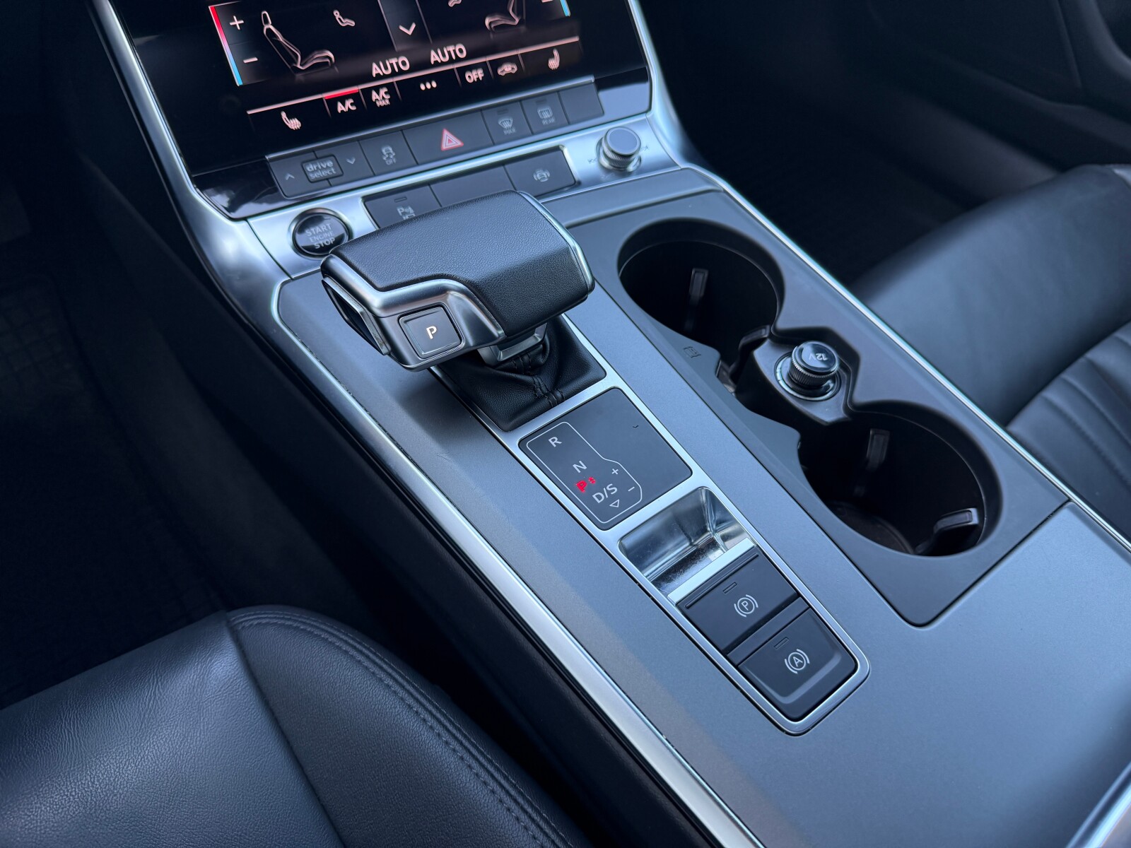 Audi A6 Limousine - zdjęcie 21