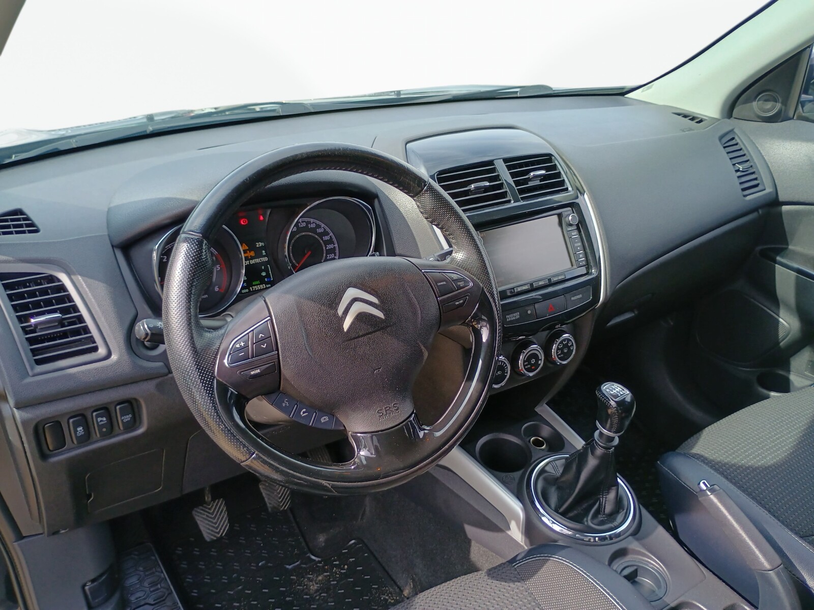 Citroën C4 Aircross - zdjęcie 17