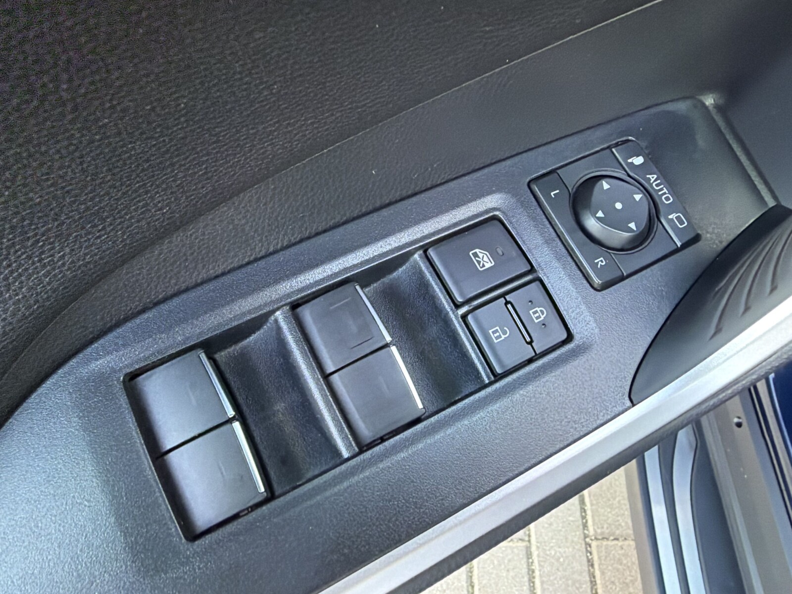 Toyota RAV 4 - zdjęcie 19