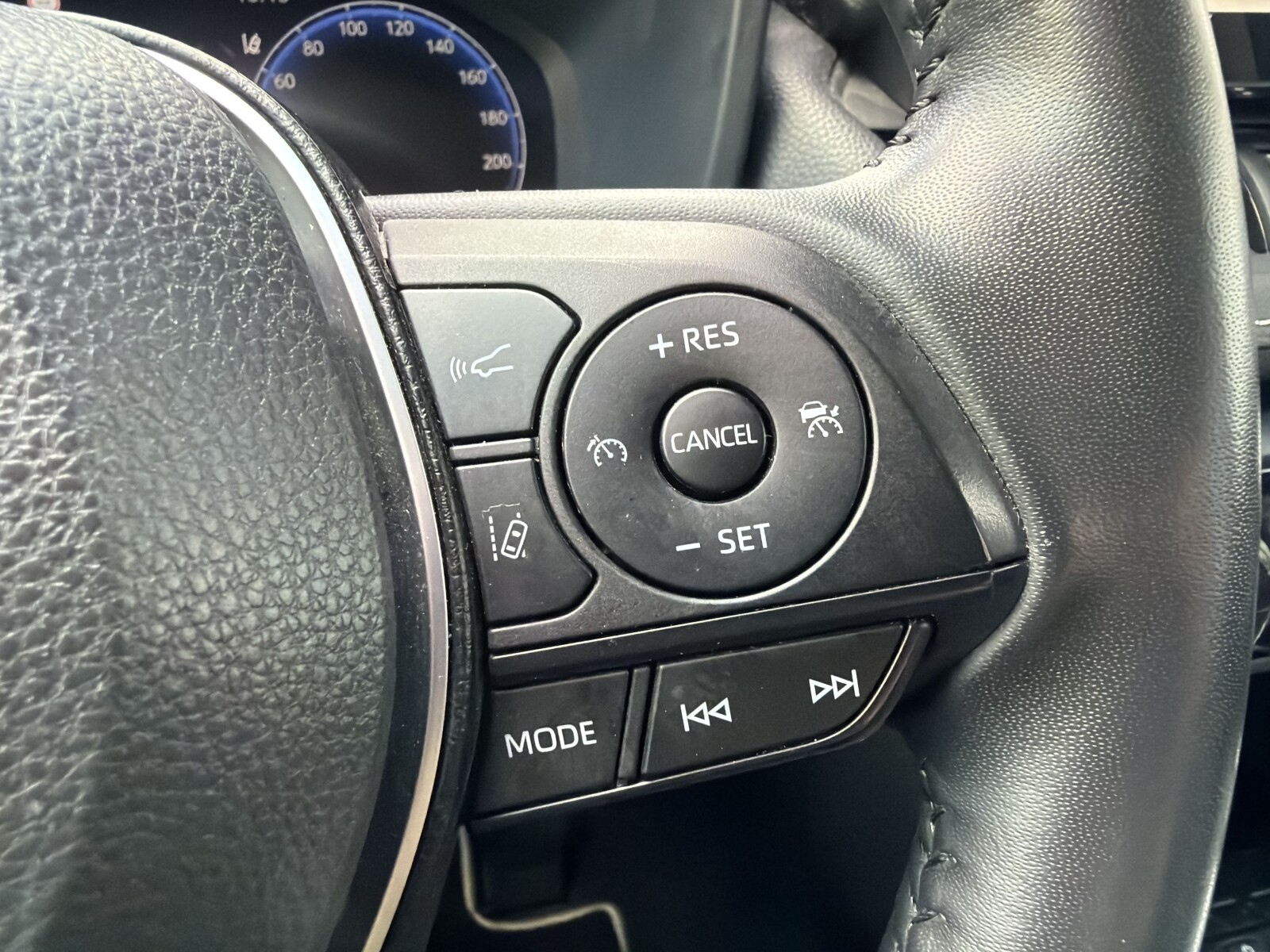 Toyota RAV 4 - zdjęcie 22