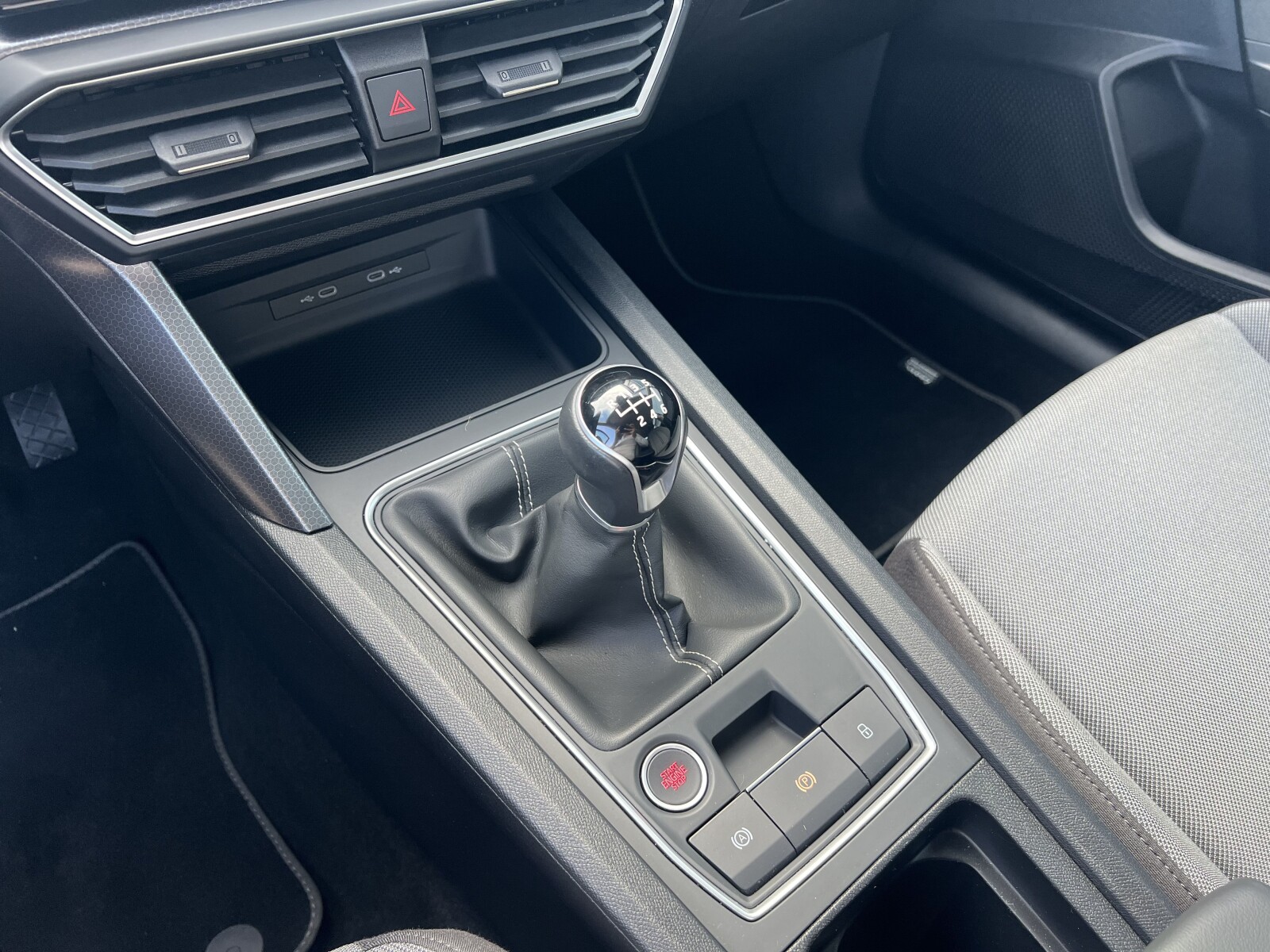 Seat Leon - zdjęcie 22