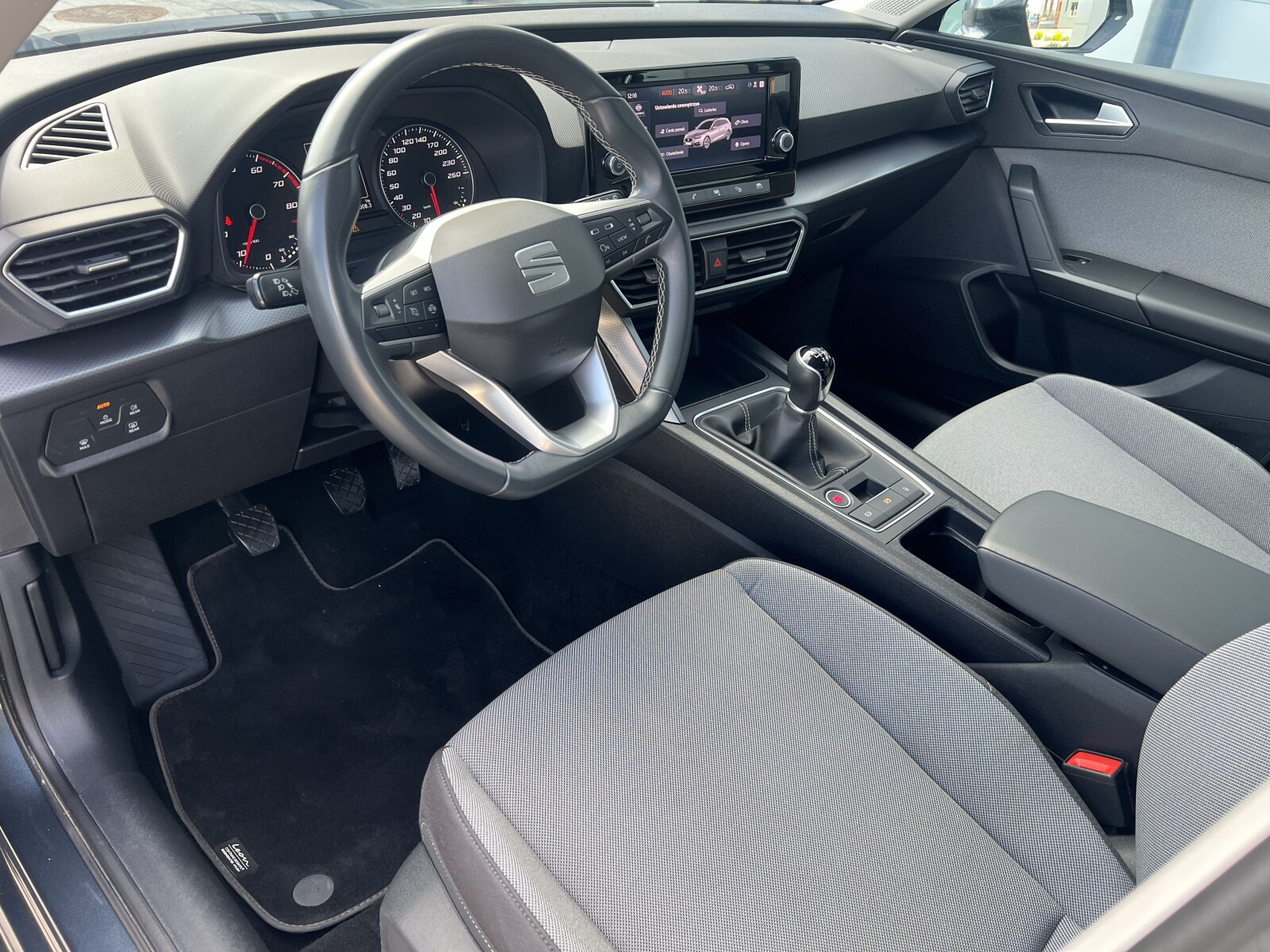 Seat Leon - zdjęcie 23