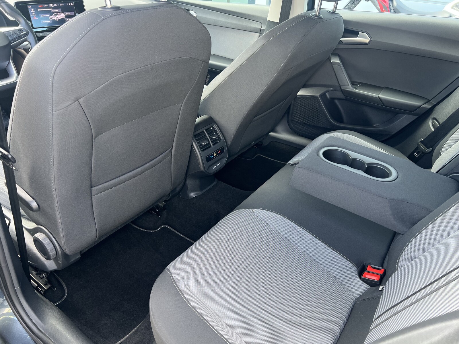 Seat Leon - zdjęcie 24