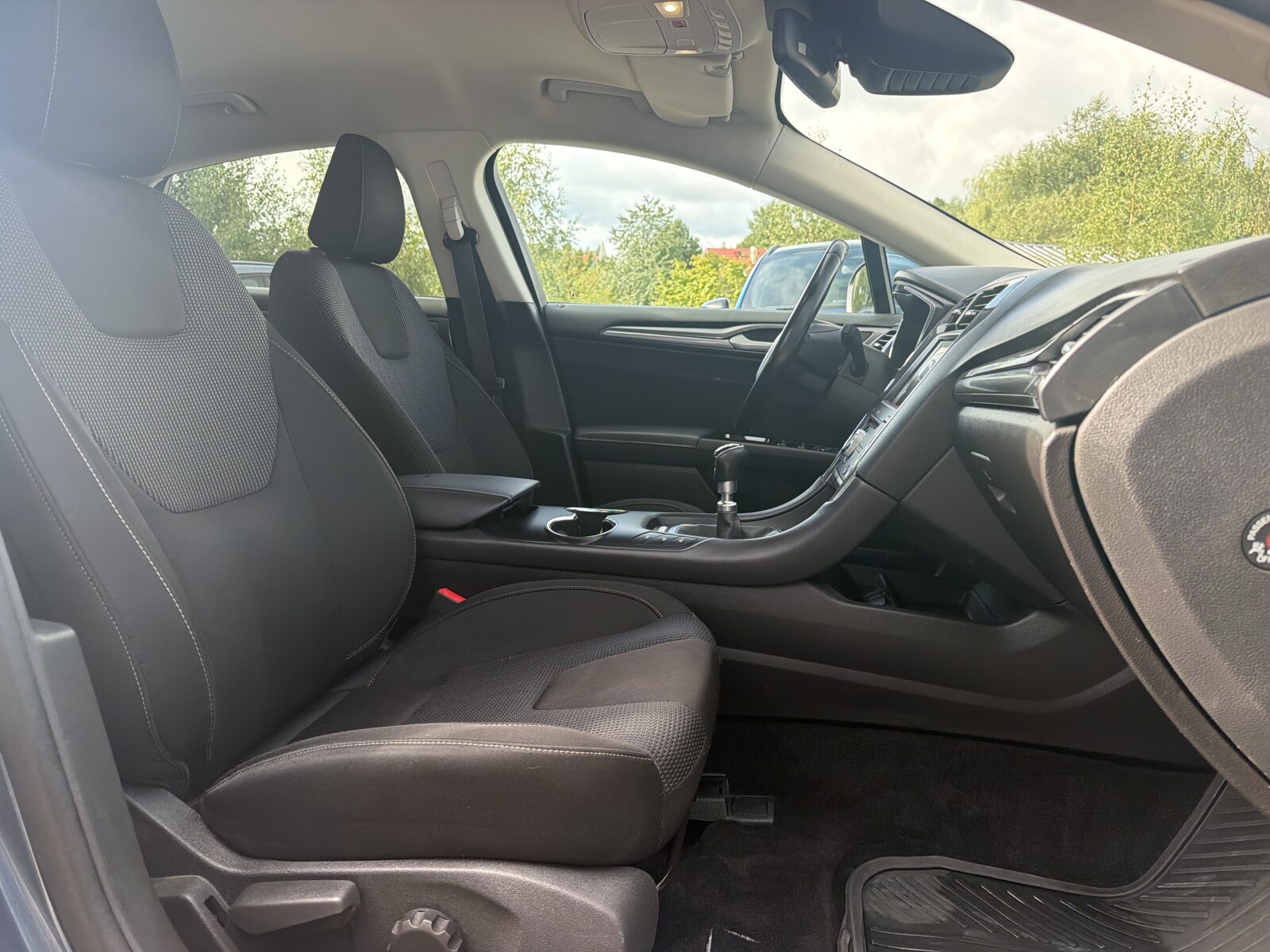 Ford Mondeo - zdjęcie 13
