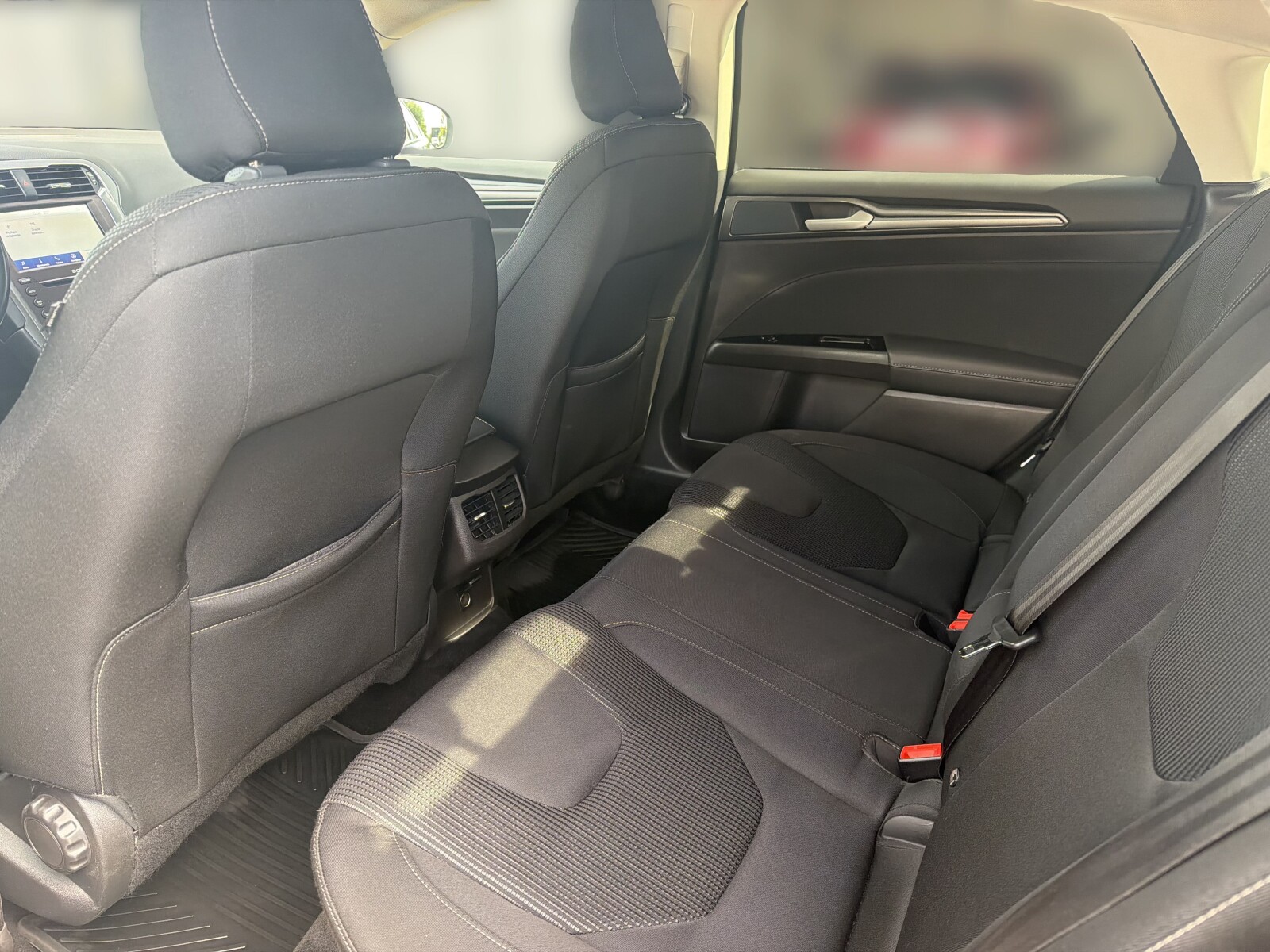 Ford Mondeo - zdjęcie 18