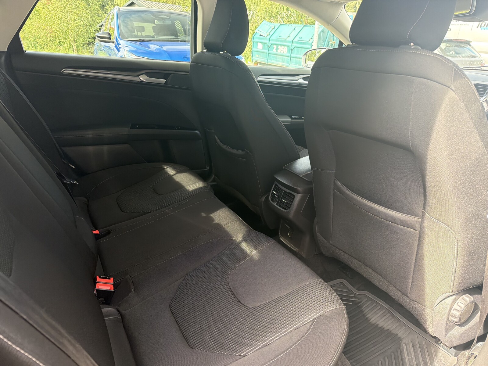 Ford Mondeo - zdjęcie 10
