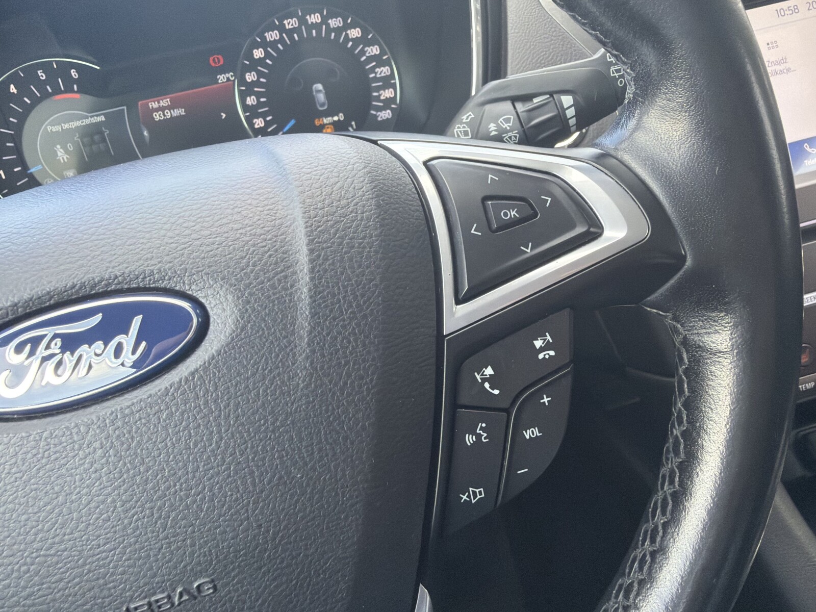 Ford Mondeo - zdjęcie 21