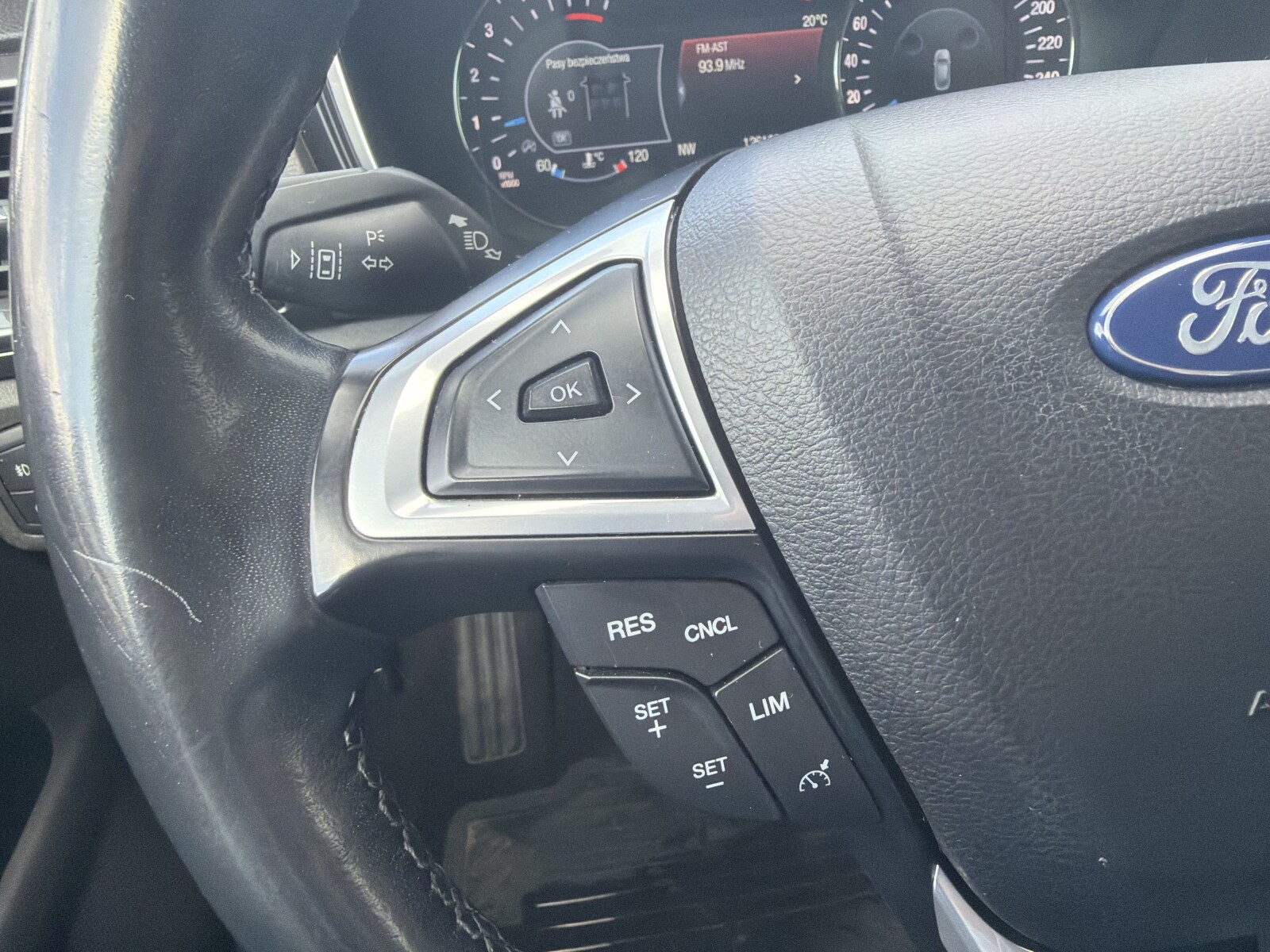 Ford Mondeo - zdjęcie 20
