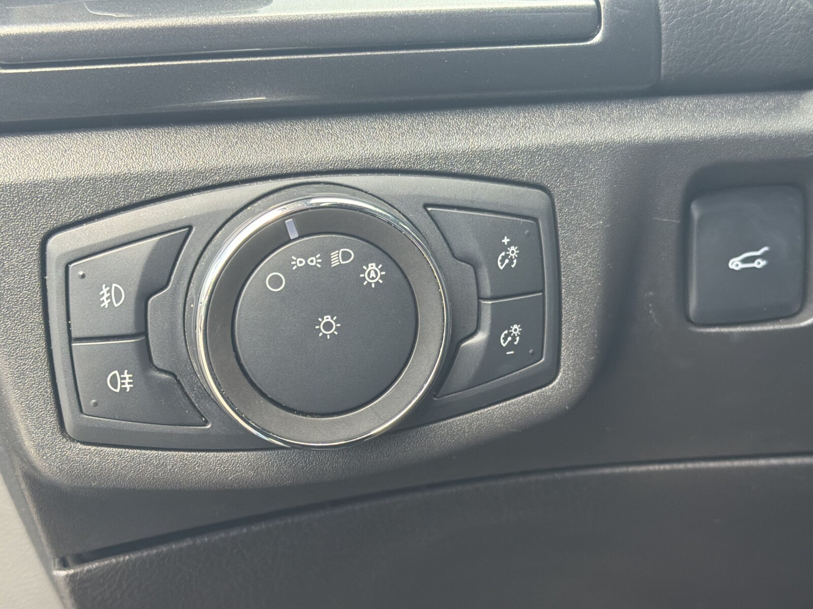 Ford Mondeo - zdjęcie 19