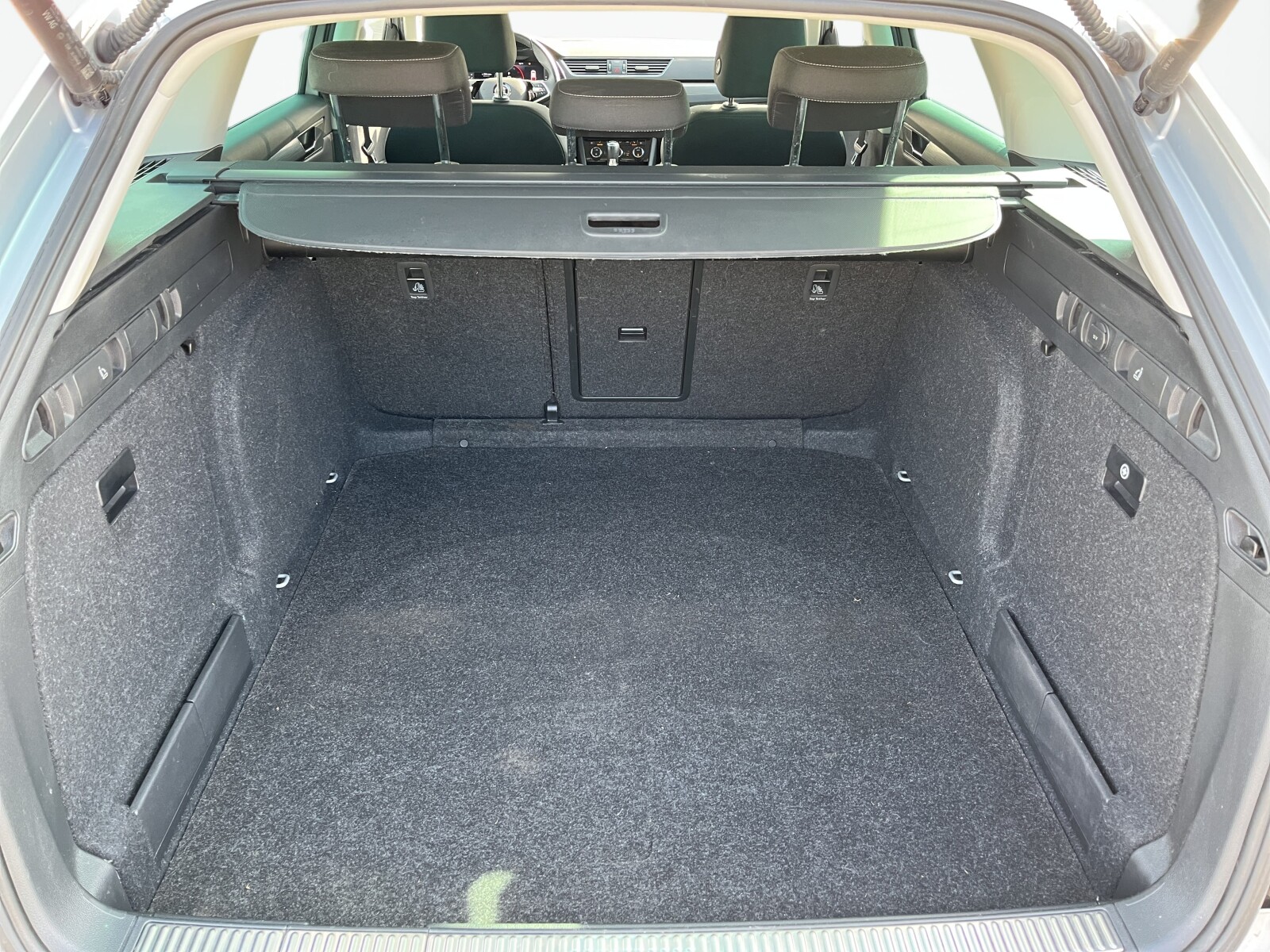 Škoda Superb Combi - zdjęcie 16