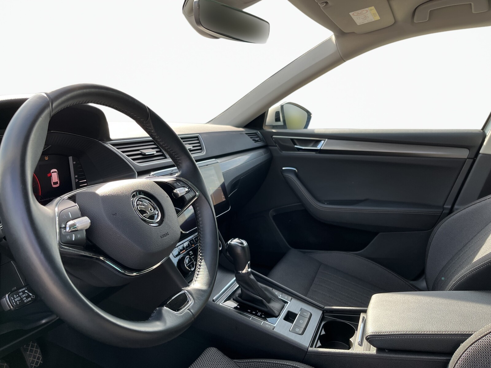 Škoda Superb Combi - zdjęcie 9