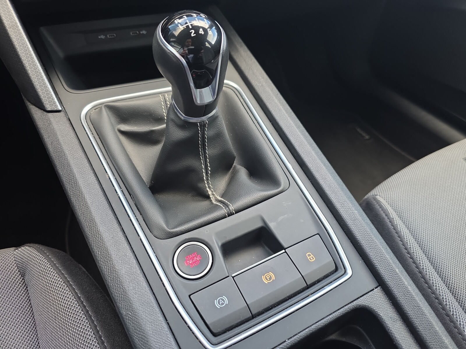 Seat Leon - zdjęcie 24