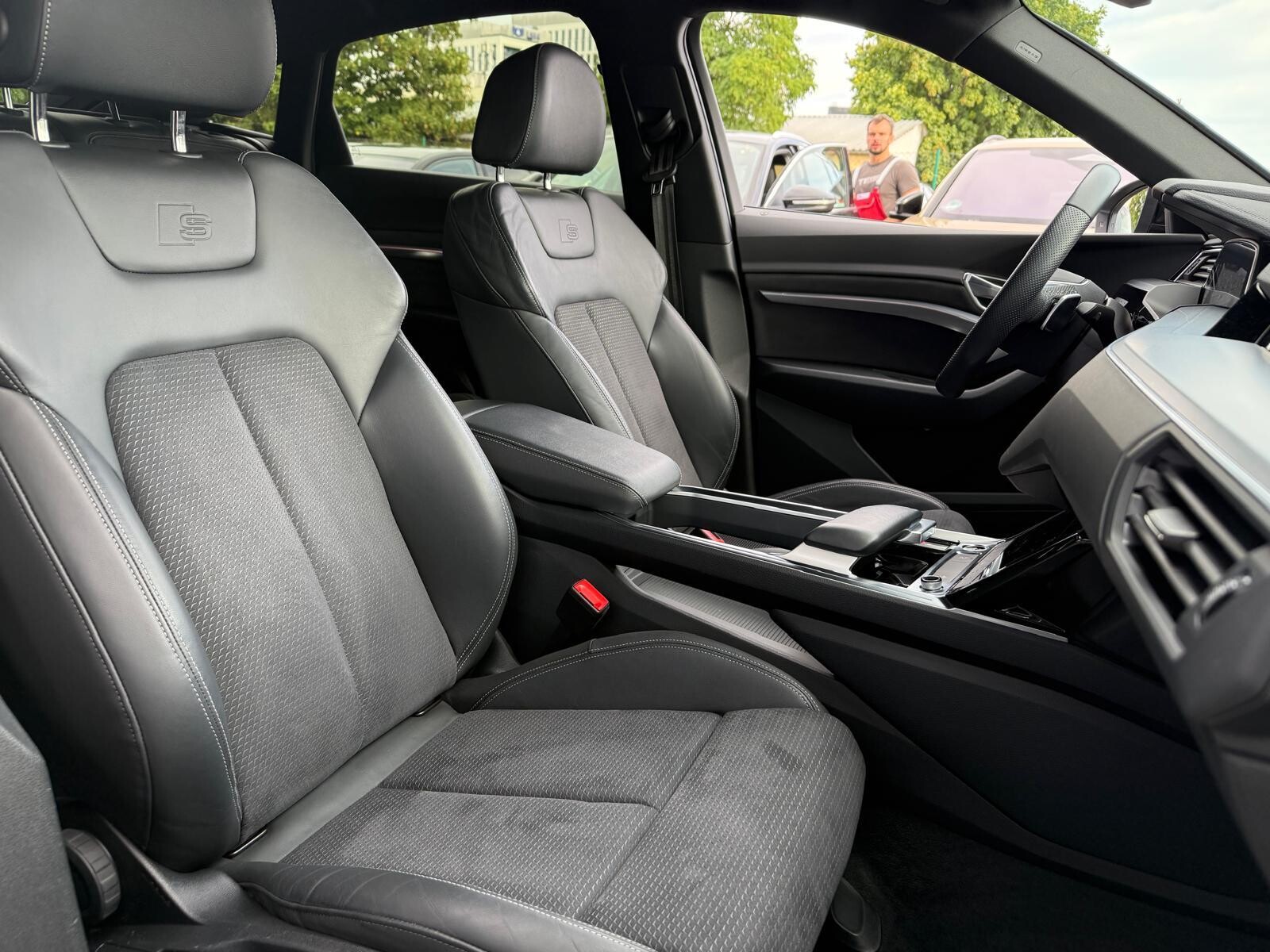 Audi e-tron Sportback - zdjęcie 20