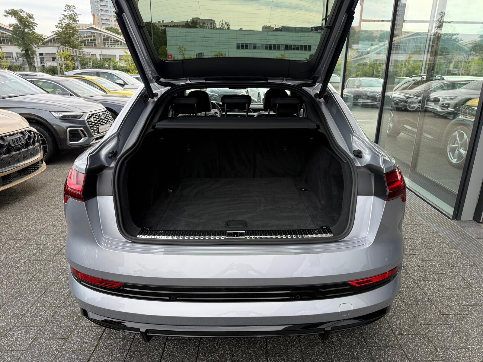 Audi e-tron Sportback - zdjęcie 12