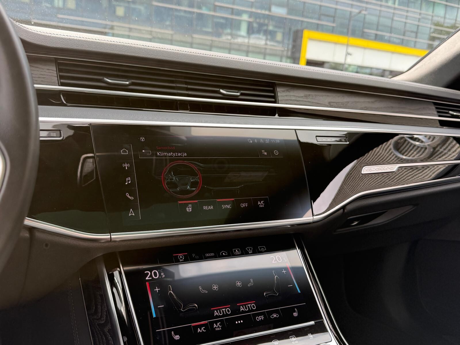 Audi A8 - zdjęcie 37