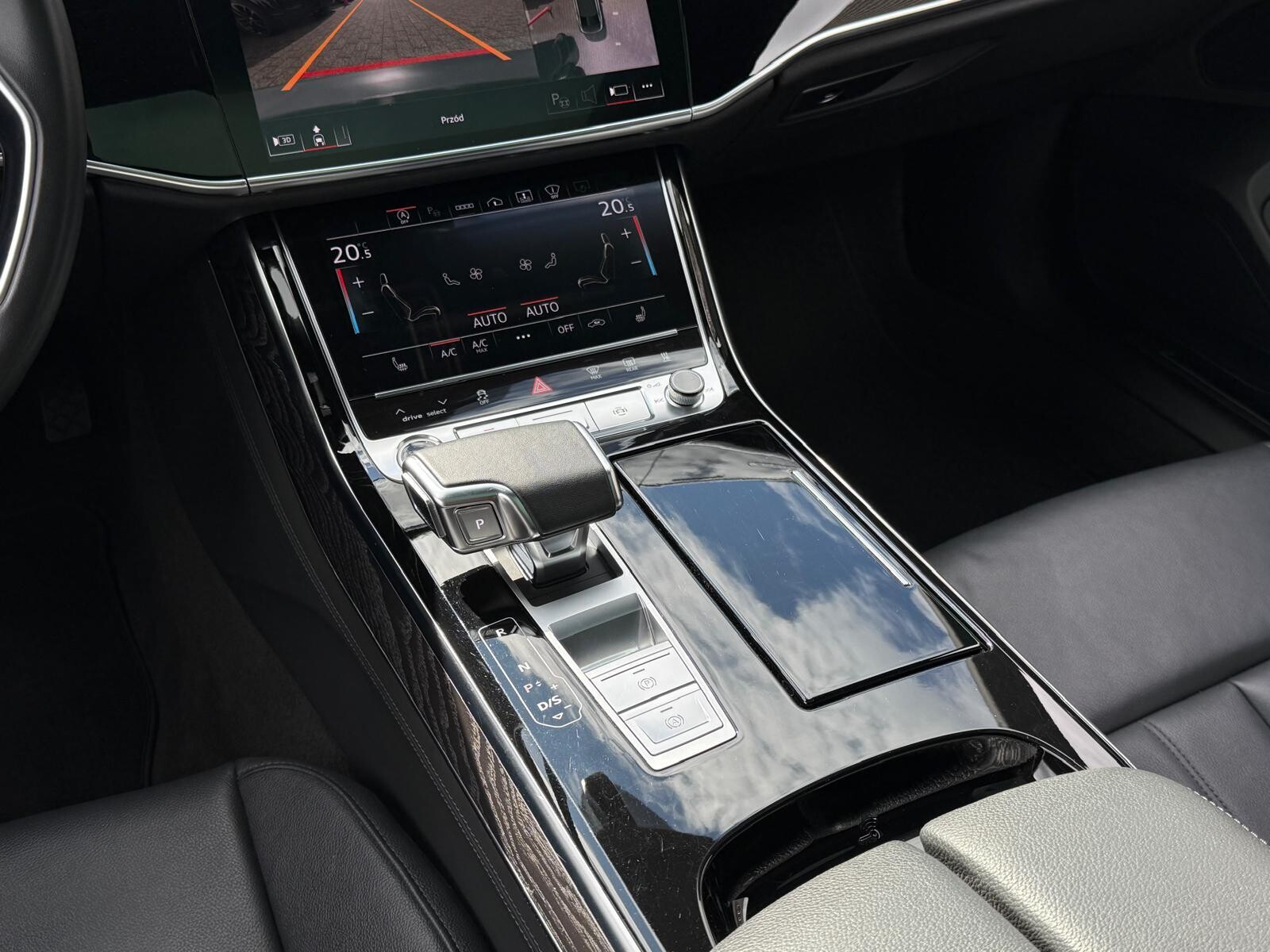 Audi A8 - zdjęcie 27