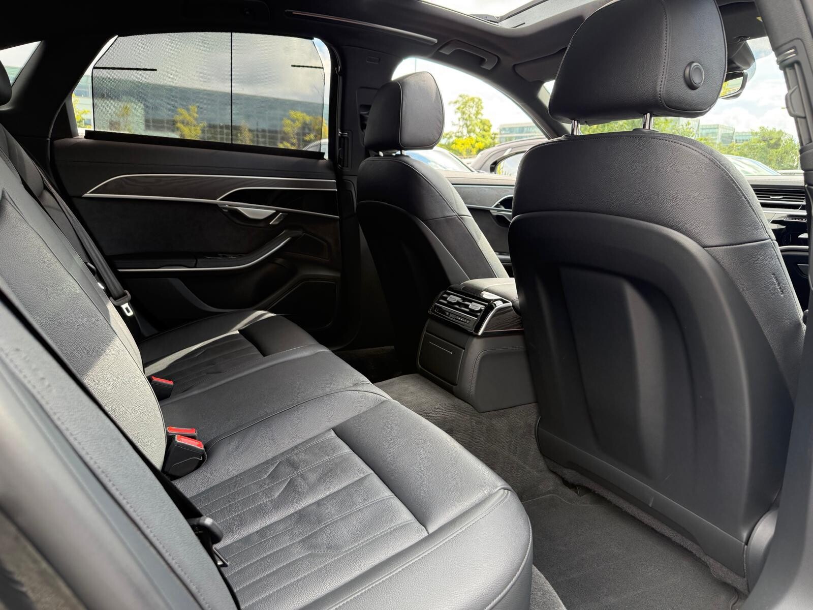 Audi A8 - zdjęcie 23