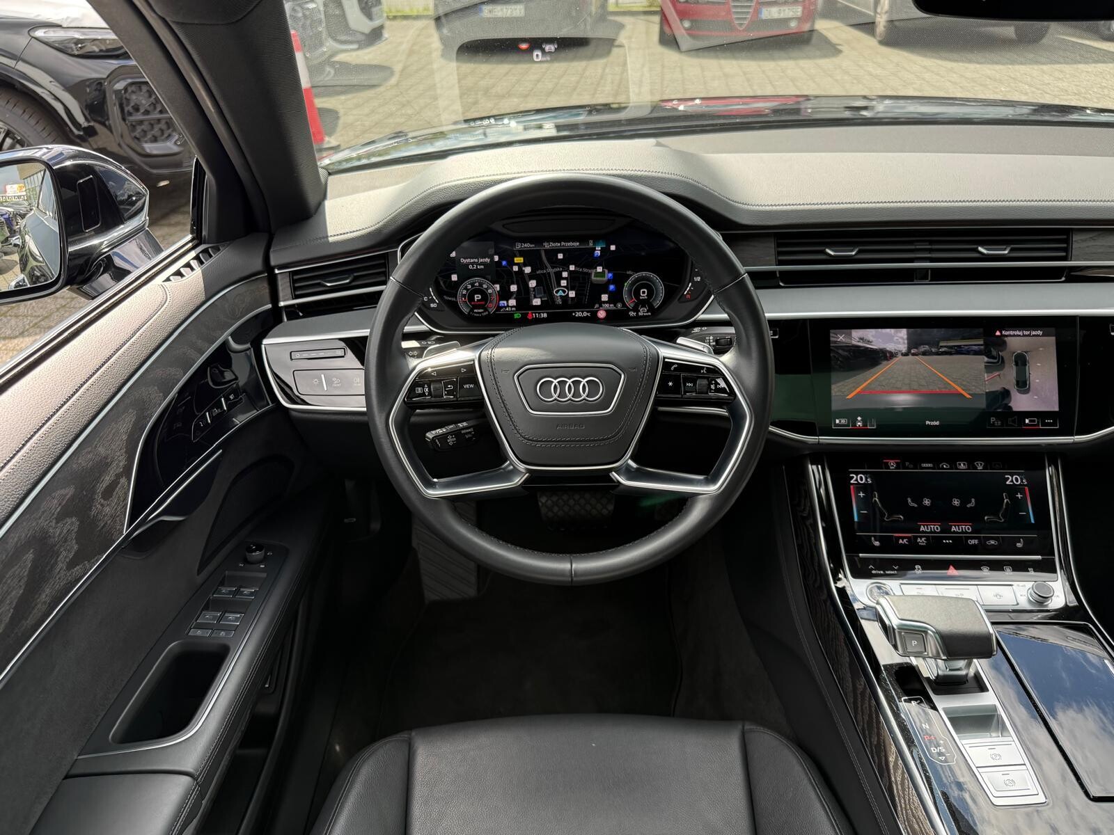 Audi A8 - zdjęcie 28