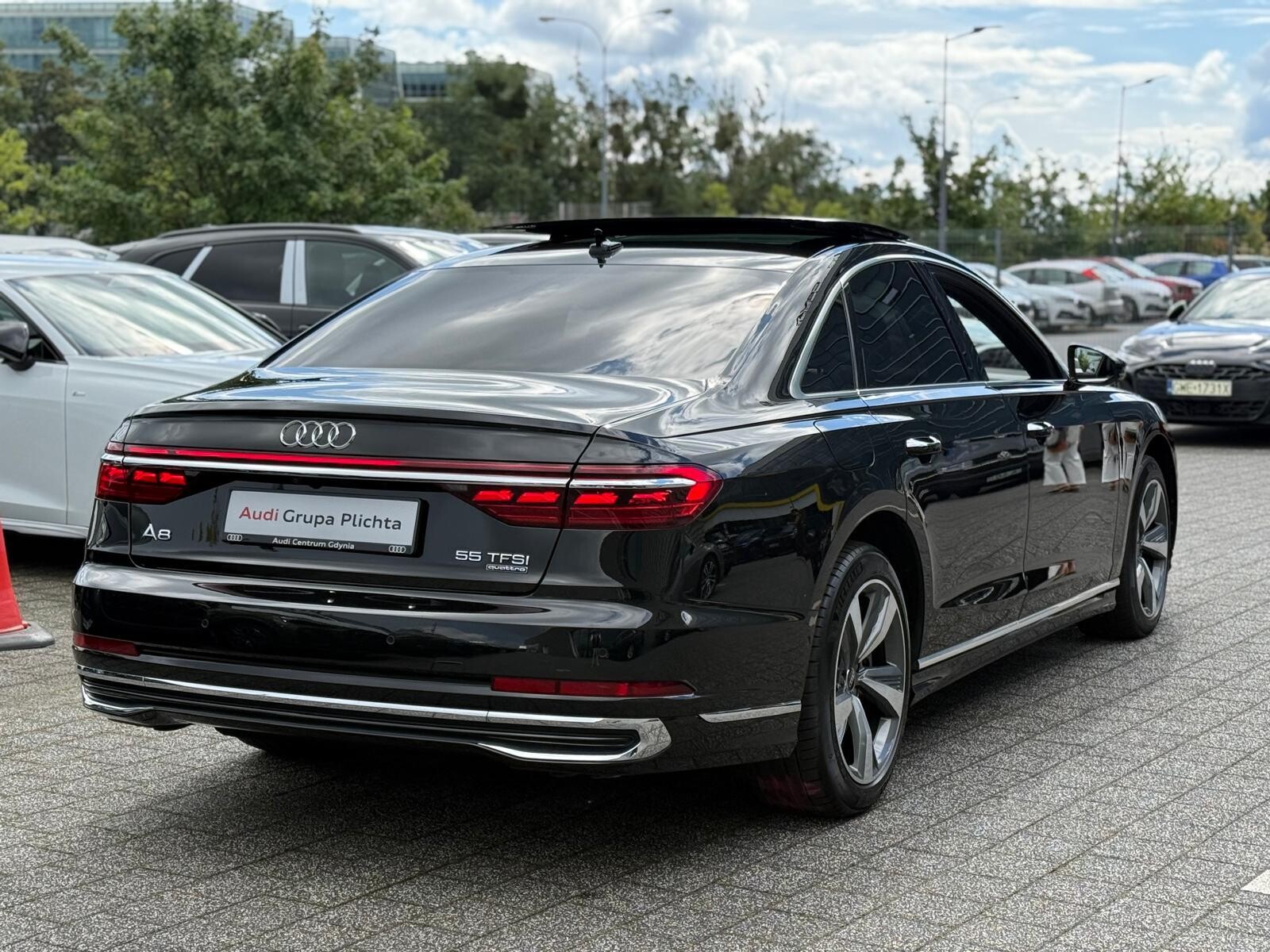 Audi A8 - zdjęcie 9