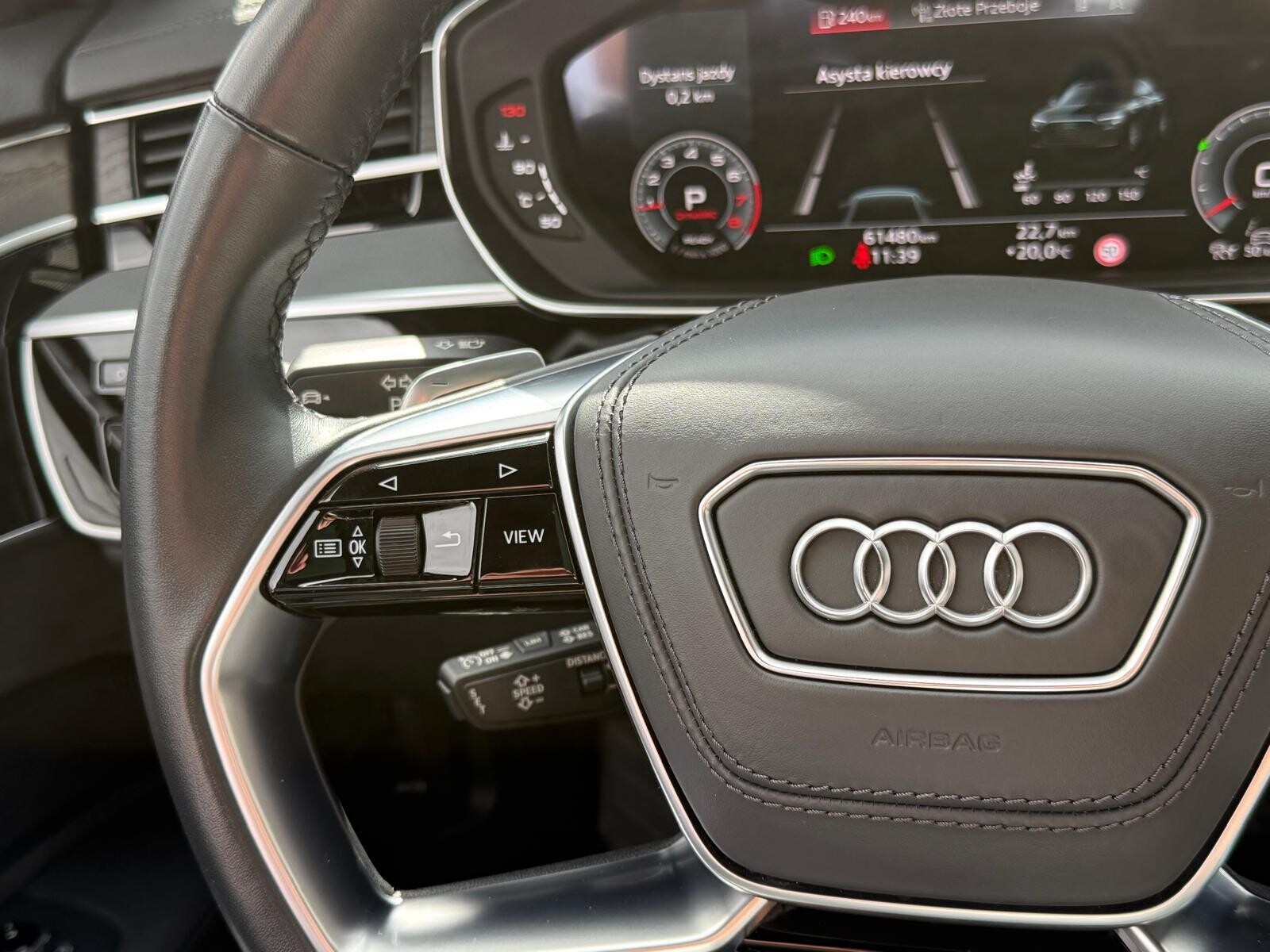 Audi A8 - zdjęcie 29