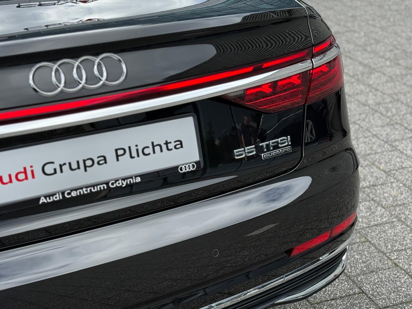 Audi A8 - zdjęcie 11