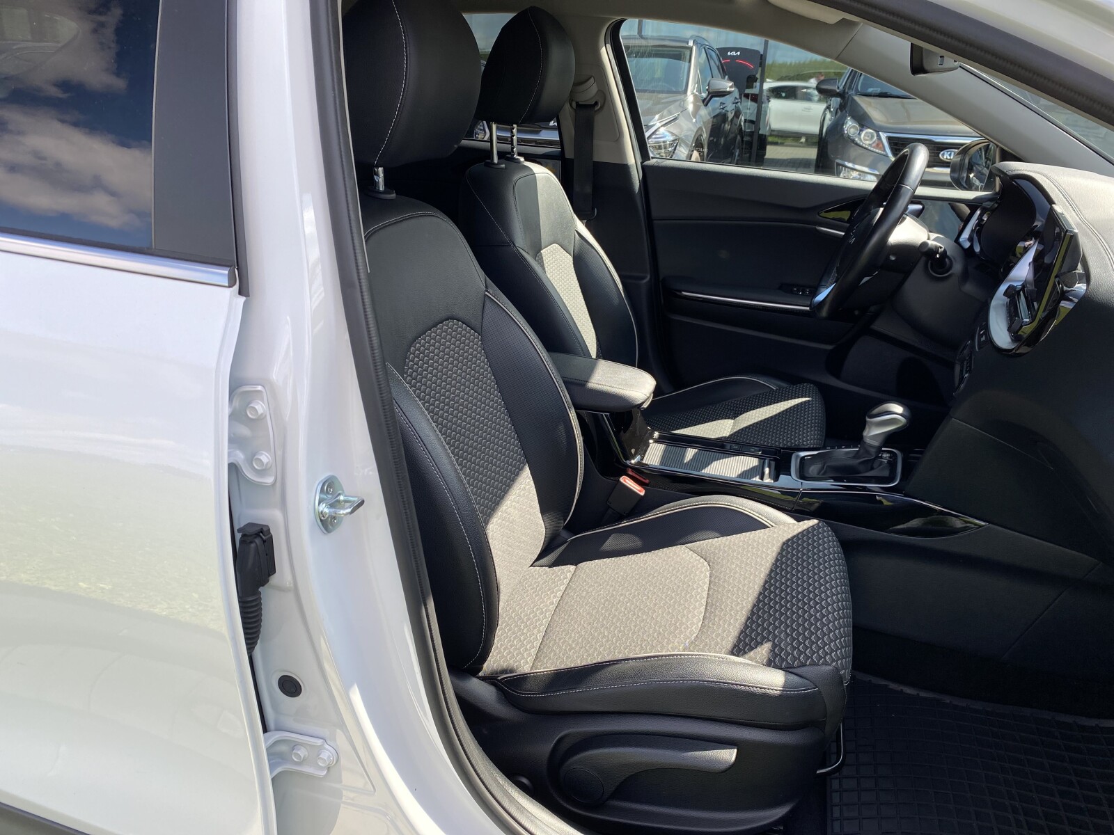 Kia XCeed - zdjęcie 15