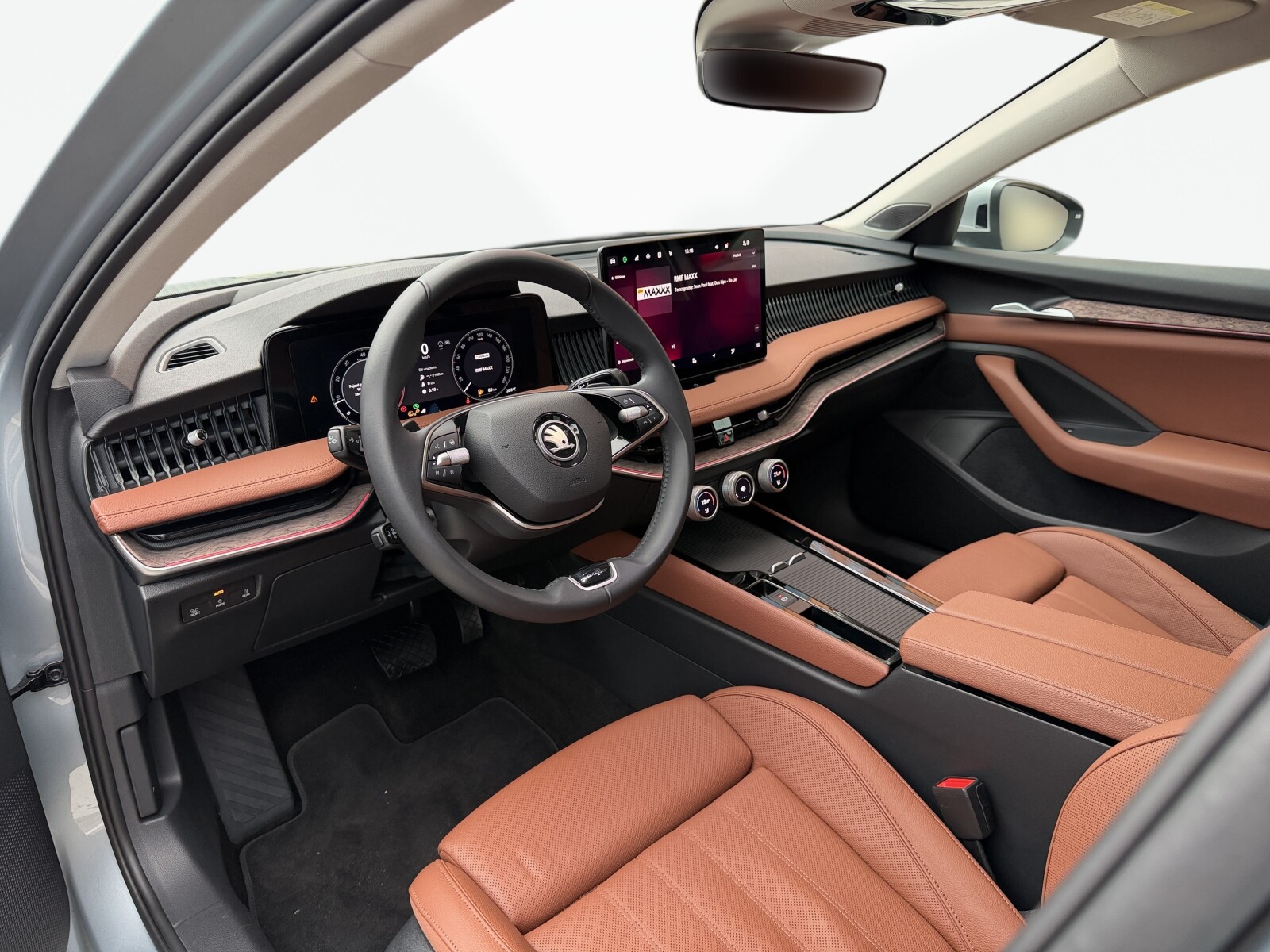 Škoda Superb - zdjęcie 10