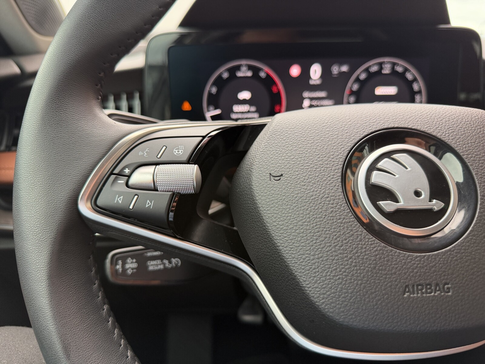 Škoda Superb - zdjęcie 17