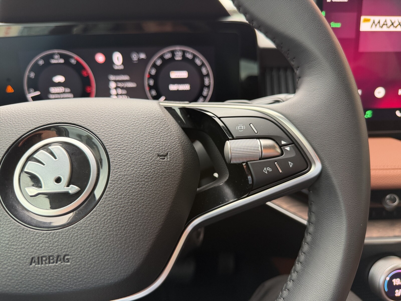 Škoda Superb - zdjęcie 18