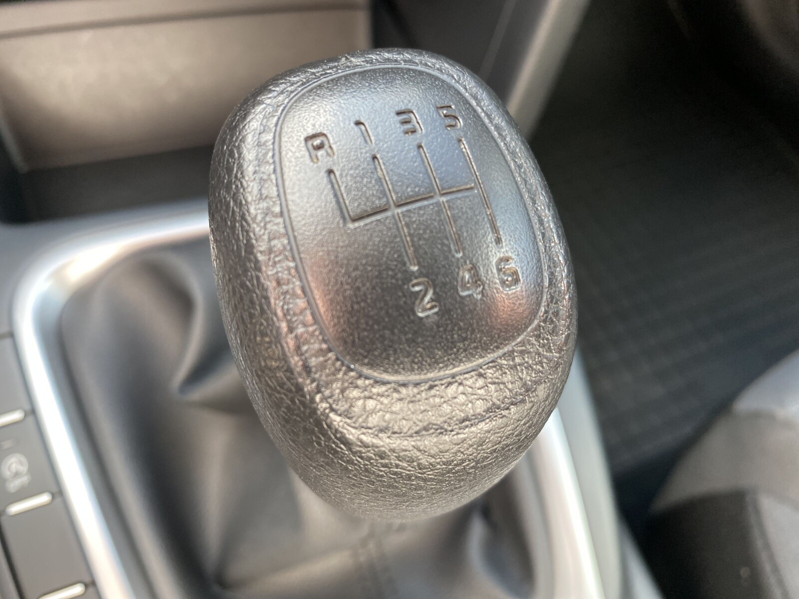 Kia Ceed - zdjęcie 27