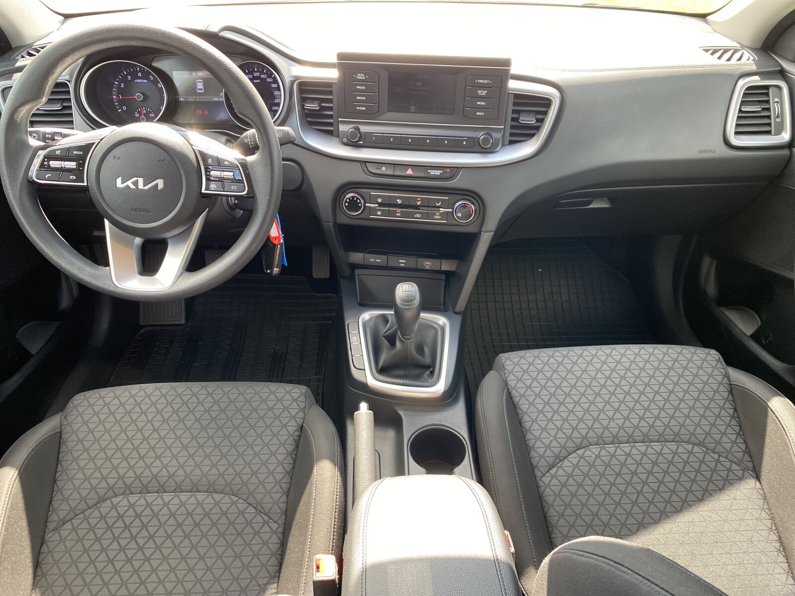 Kia Ceed - zdjęcie 13