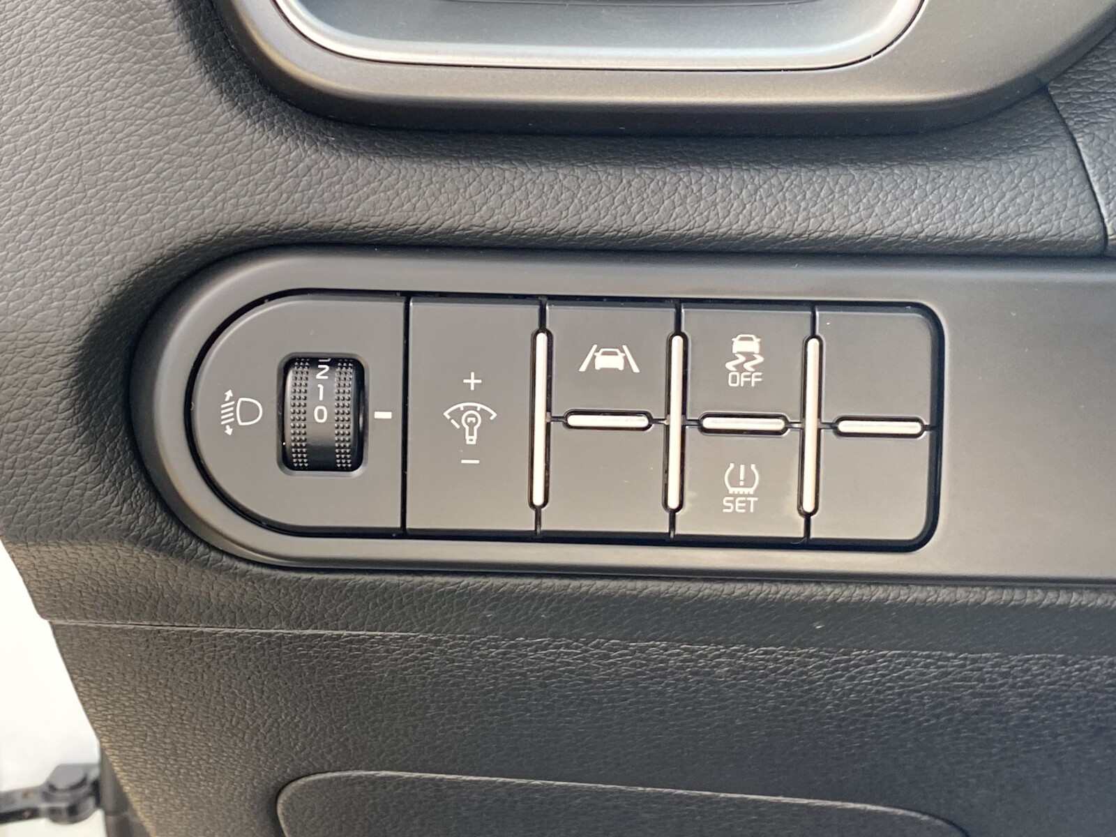 Kia Ceed - zdjęcie 18