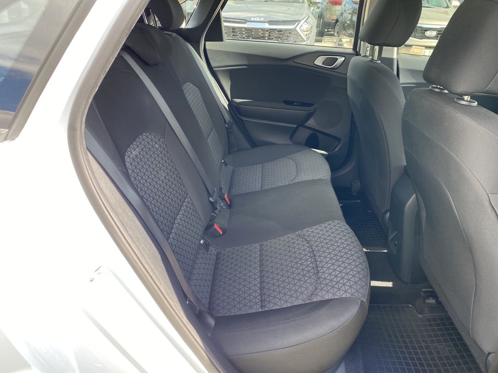 Kia Ceed - zdjęcie 14