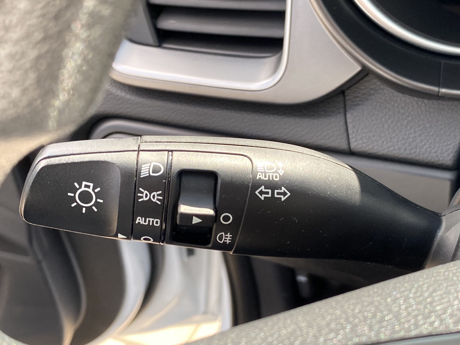 Kia Ceed - zdjęcie 19