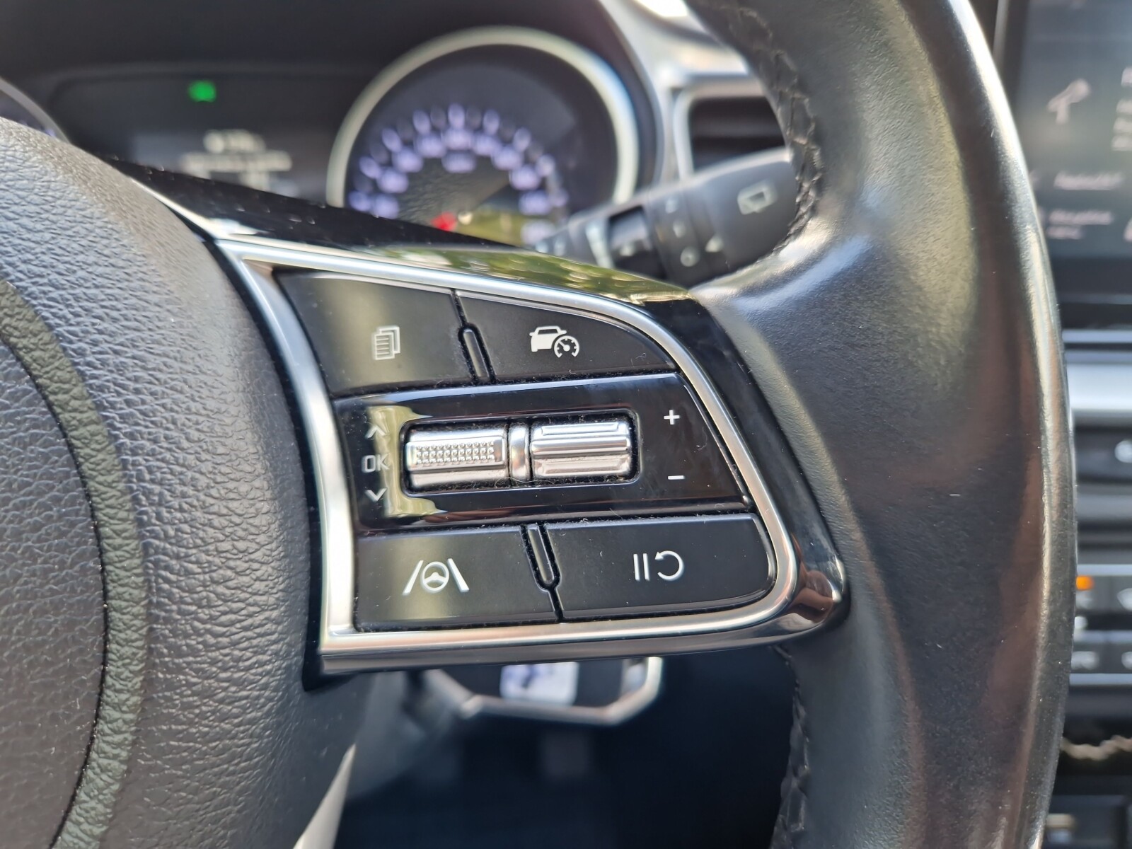 Kia Ceed - zdjęcie 17