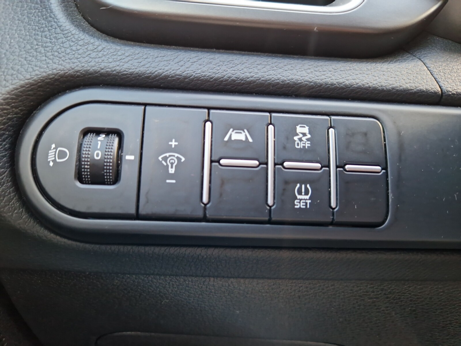 Kia Ceed - zdjęcie 14