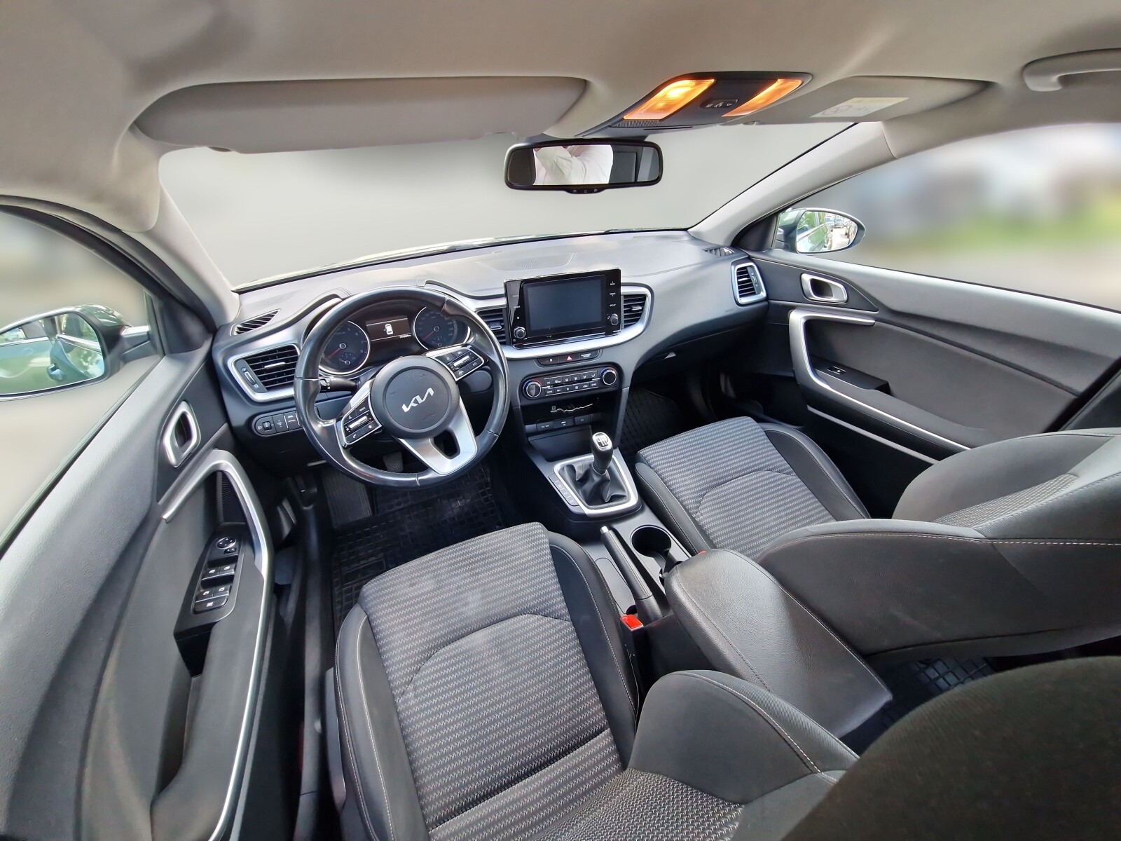 Kia Ceed - zdjęcie 9