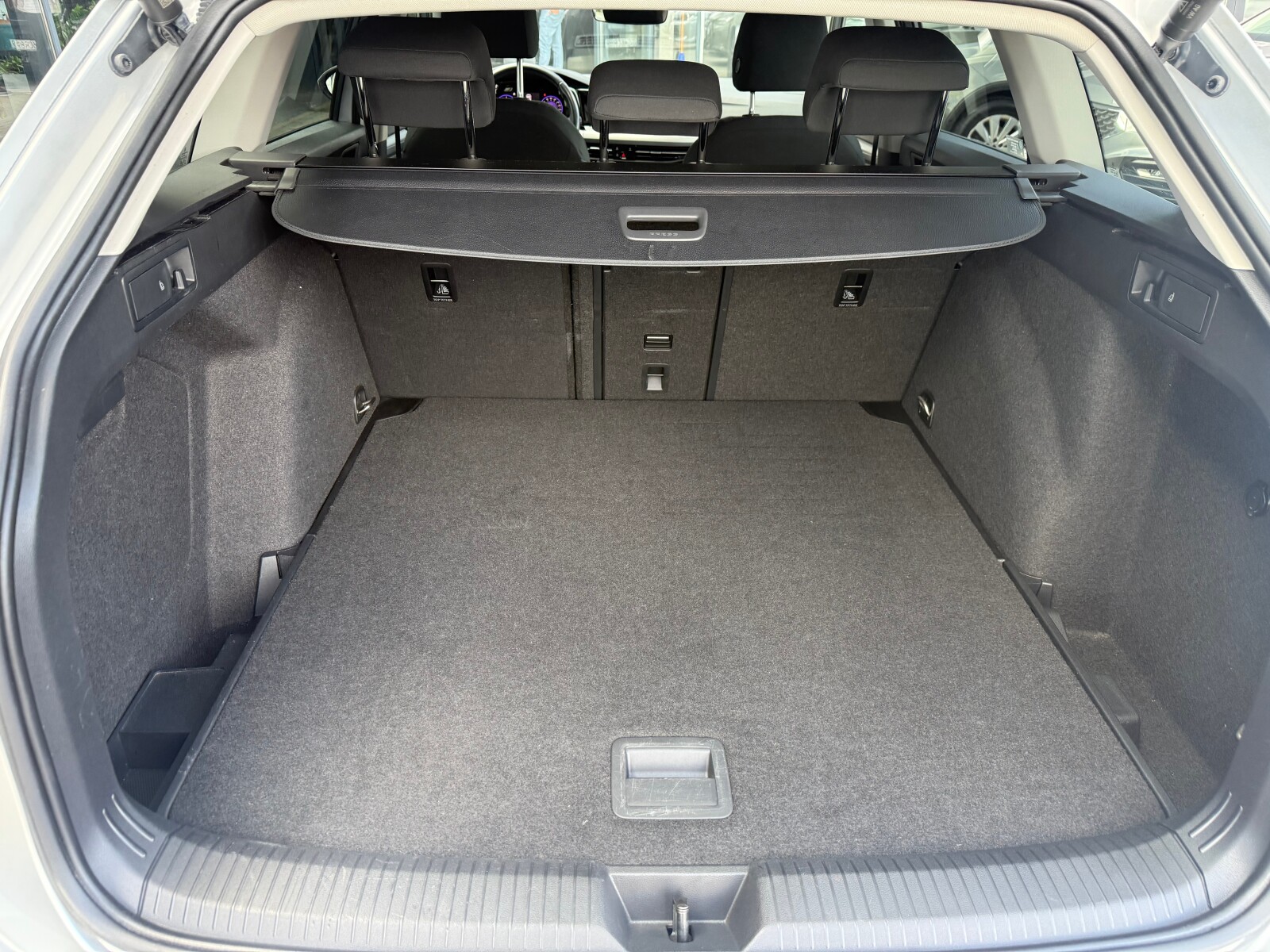 Volkswagen Golf - zdjęcie 19