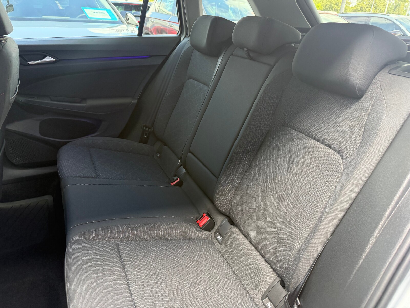 Volkswagen Golf - zdjęcie 14