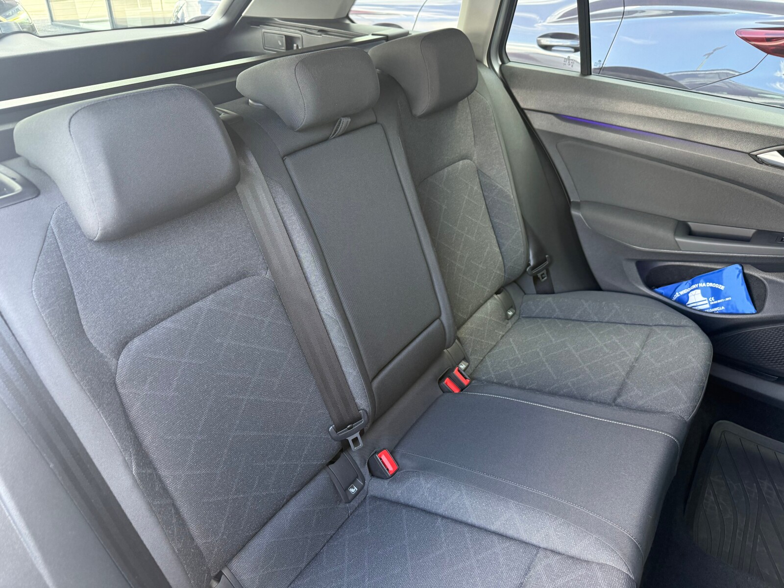 Volkswagen Golf - zdjęcie 16