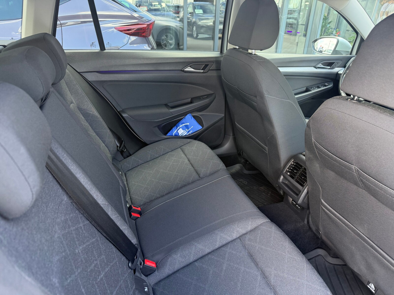 Volkswagen Golf - zdjęcie 15