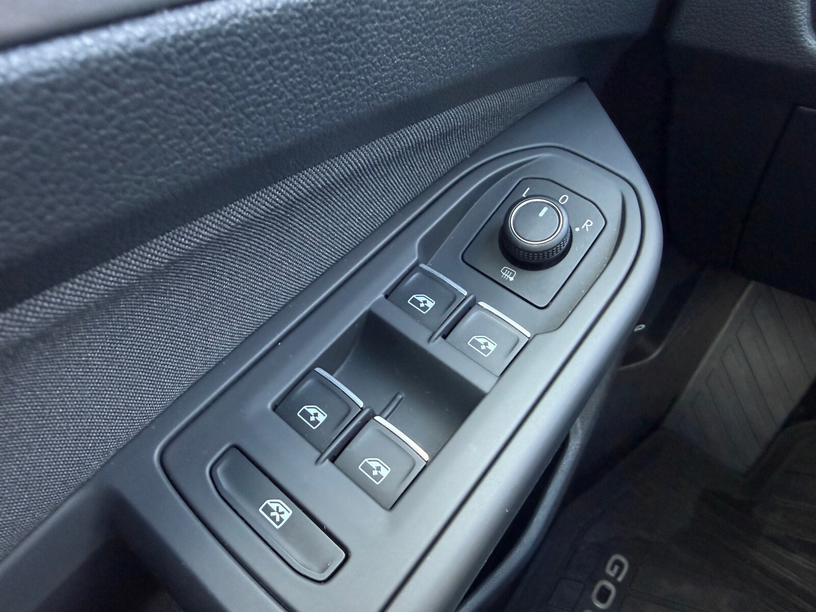 Volkswagen Golf - zdjęcie 21