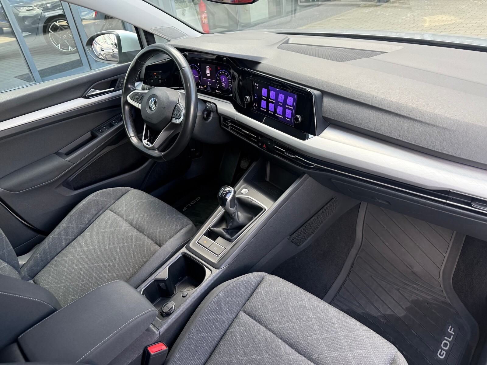 Volkswagen Golf - zdjęcie 17
