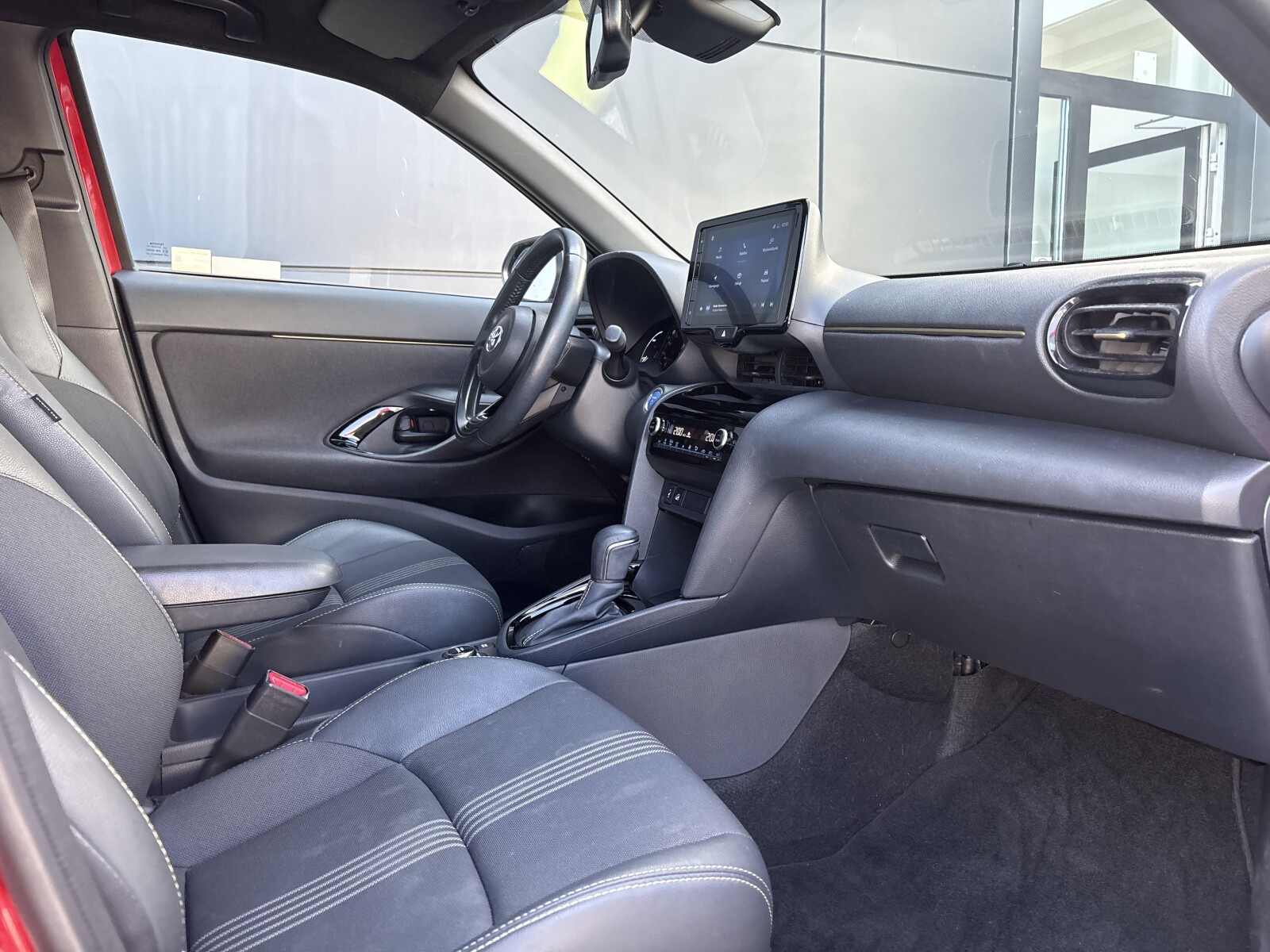 Toyota Yaris Cross - zdjęcie 9